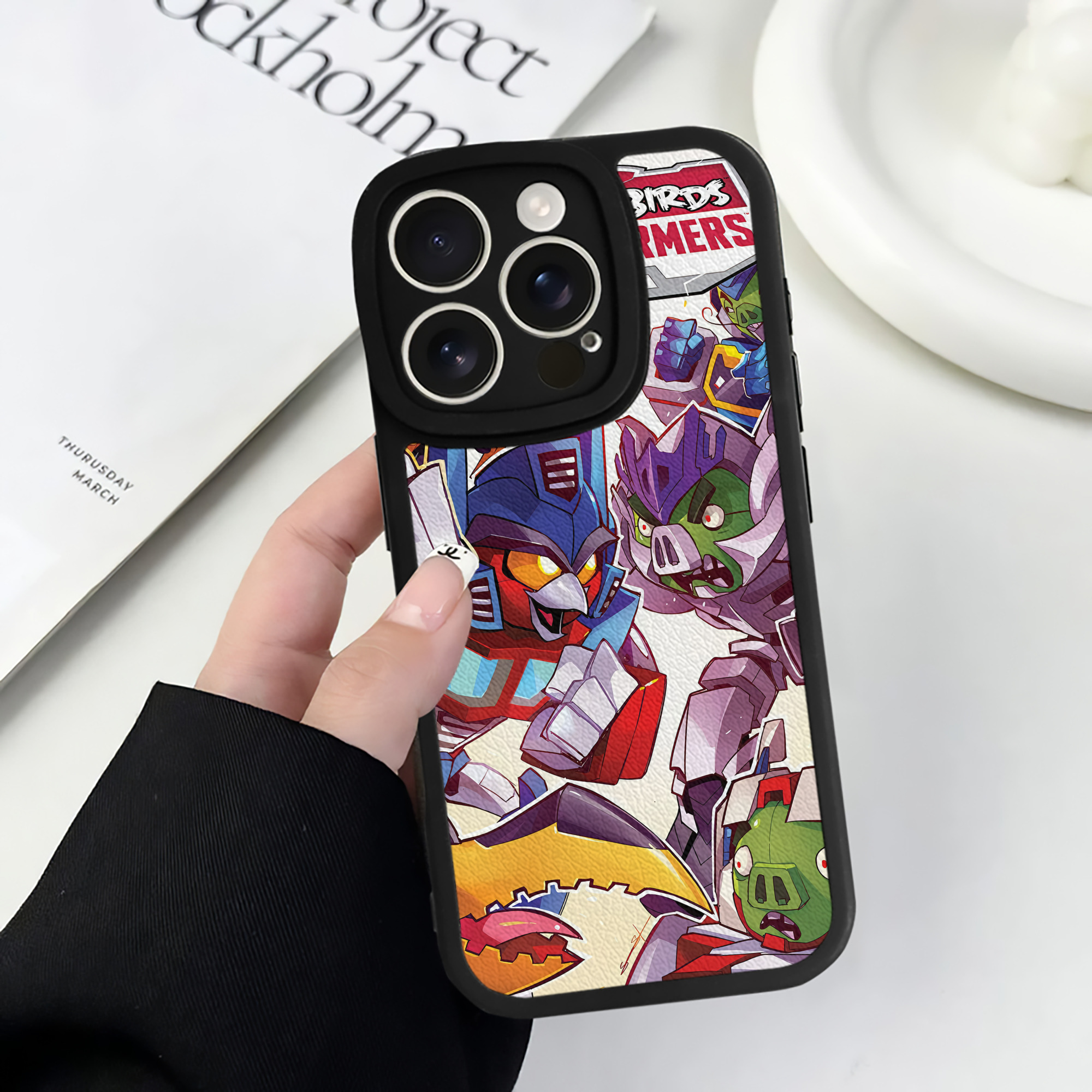 （画像用） Angry Birds アングリーバード 【iPhone 16シリーズ対応】シリコンスマホケース（レザー調） 材質：シリコン